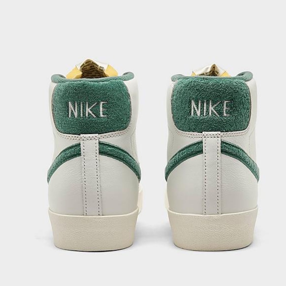 Nike Blazer Mid '77 Premium Resort and Sport Casual  Sneakers  Sz 4Y unisex NEW - Picture 5 of 17
